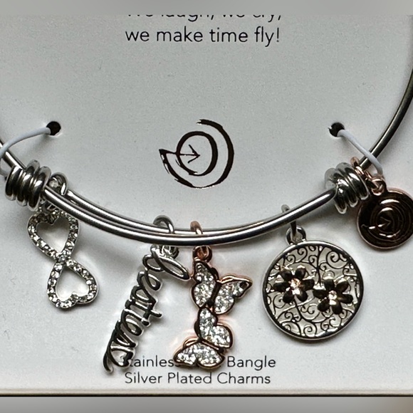 NEW "Friends" Silver Charm Bracelet - Picture 2 of 4
